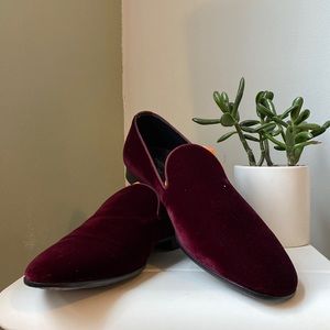 BRAND NEW MAGNANNI SLIPPERS